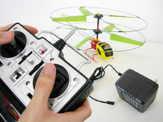 ラジコンヘリ室内でも飛ばせます
